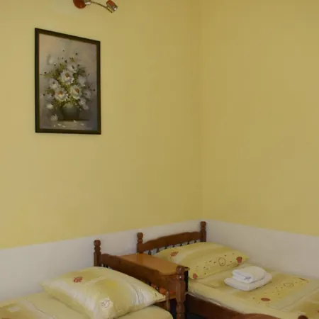 Dana Apartment *