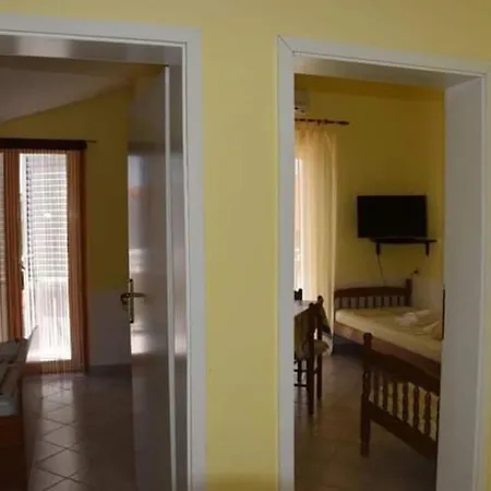 Apartment Dana *