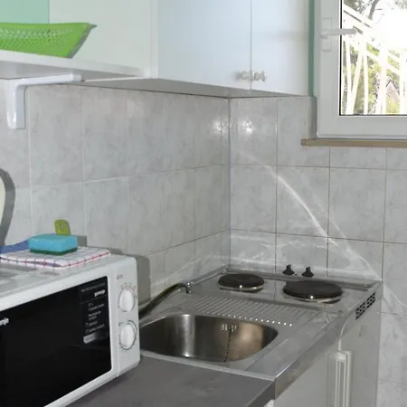 Dana Apartment *