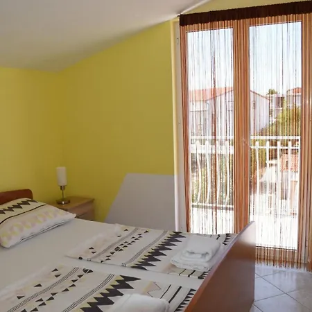 Dana Appartamento Srima