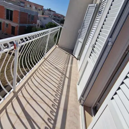 Apartment Dana *