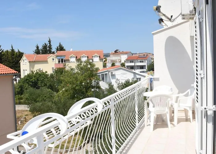 Dana Appartement Srima