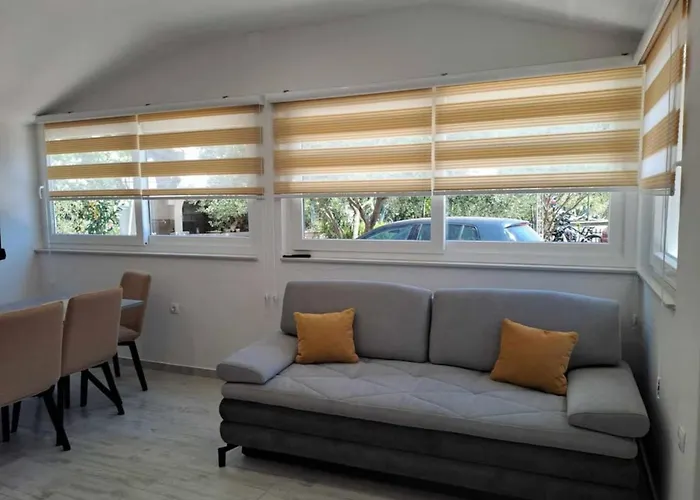 Dana Appartement Srima